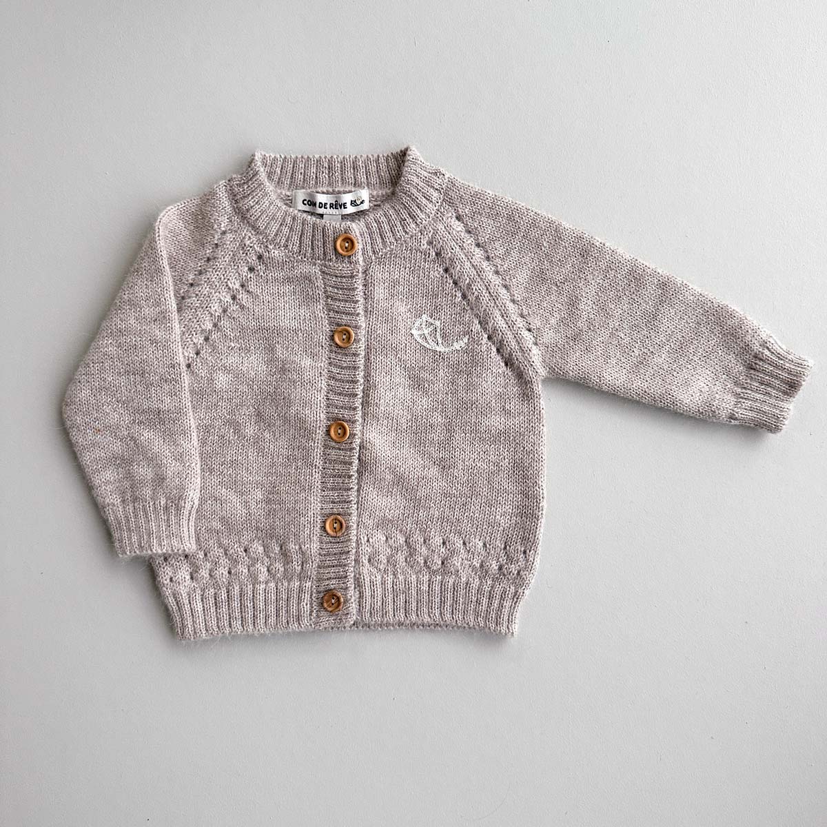 Tröja i 100% baby alpaca för bebis 0-2 år i vacker beige färg