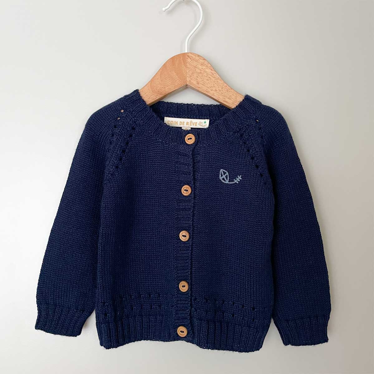 Marinblå stickad cardigan i 100 % baby alpaca-ull