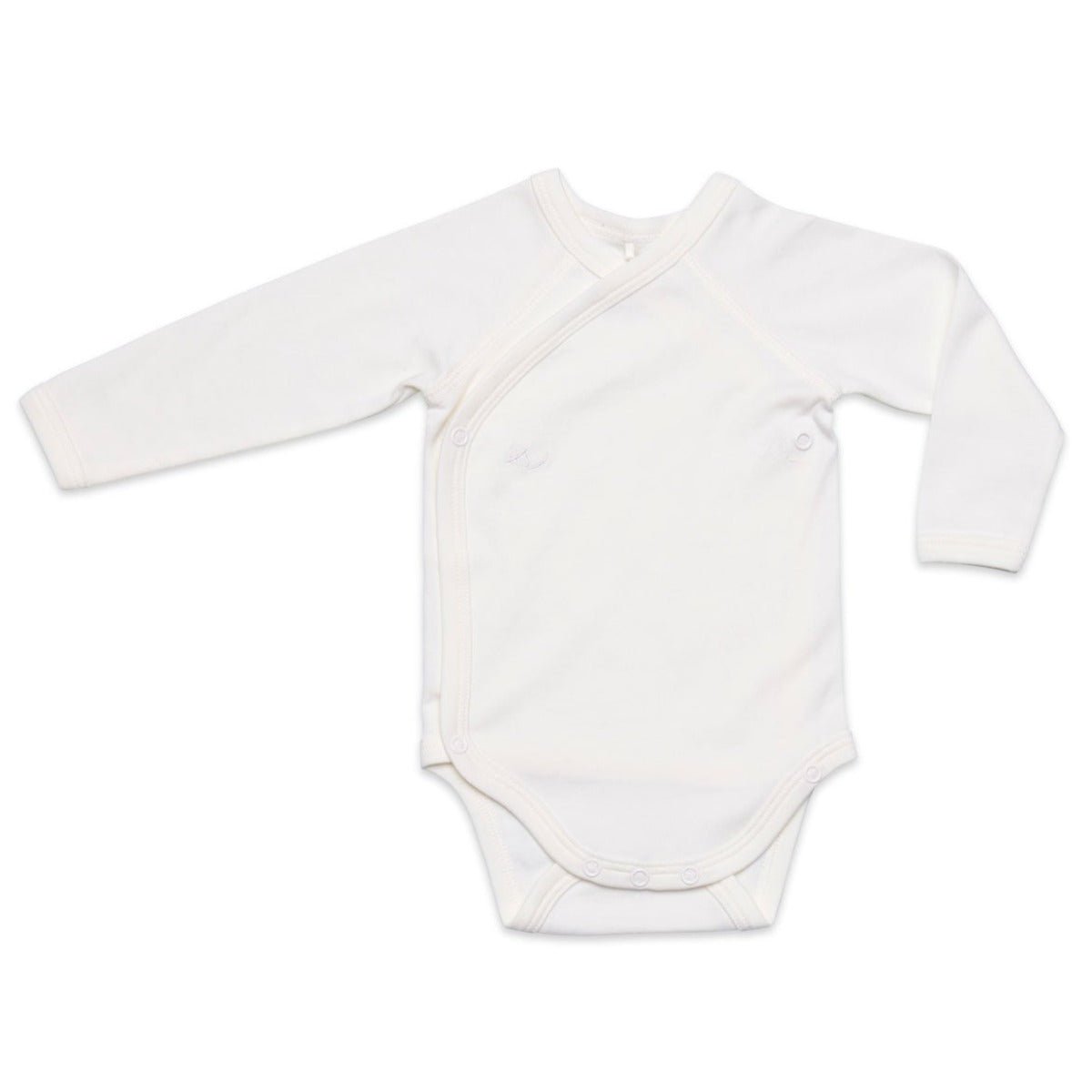 Krämvit omlottbody för baby i ekologisk pimabomull med broderad logo