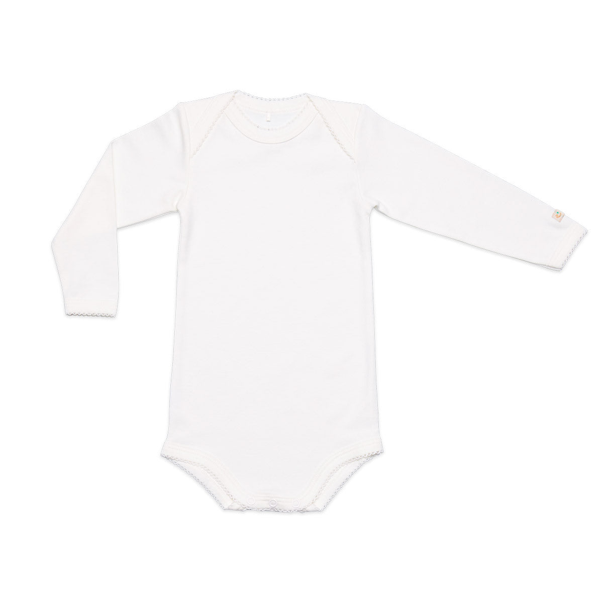 Krämvit body med kuverthals och spets i ekologisk pimabomull