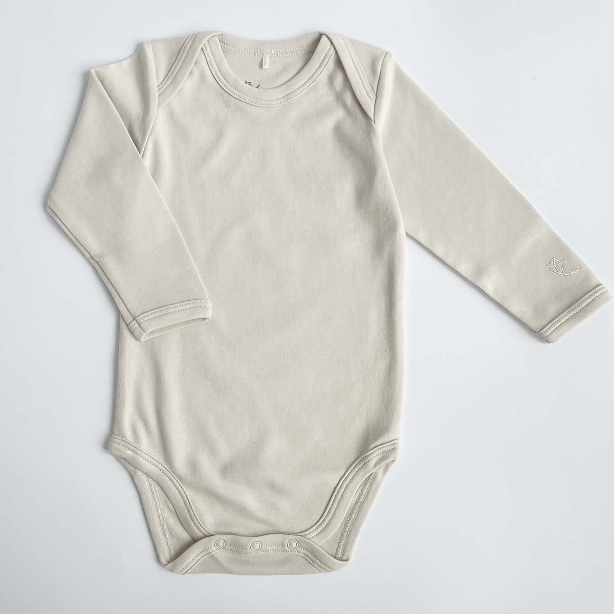 Greige body för baby med kuverthals i ekologisk pimabomull