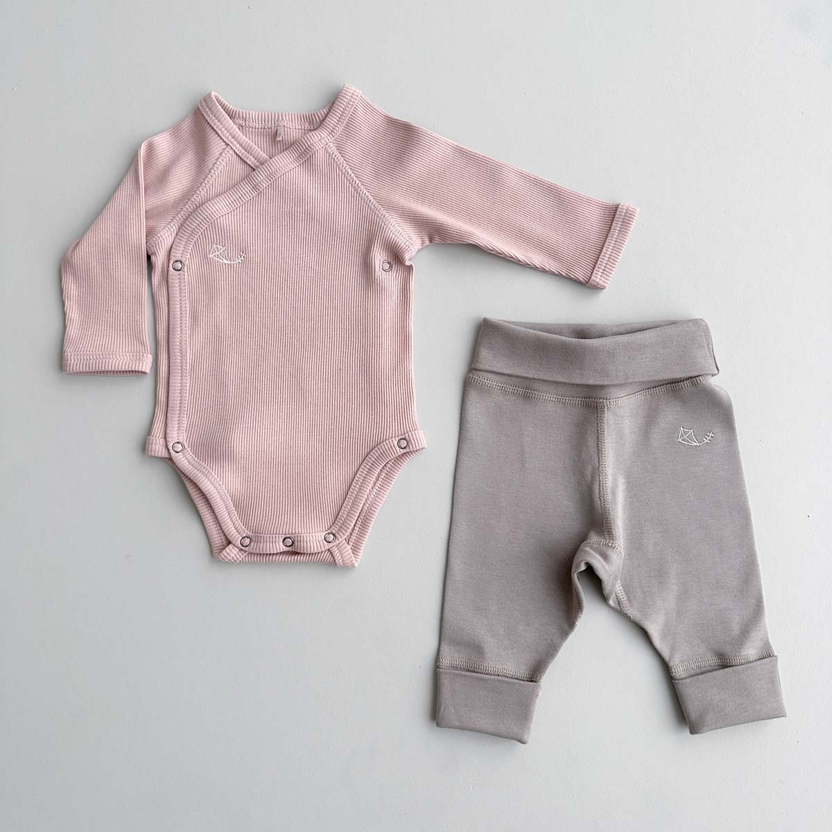 Wrap body Dusty Pink + Baby pants 0-6M